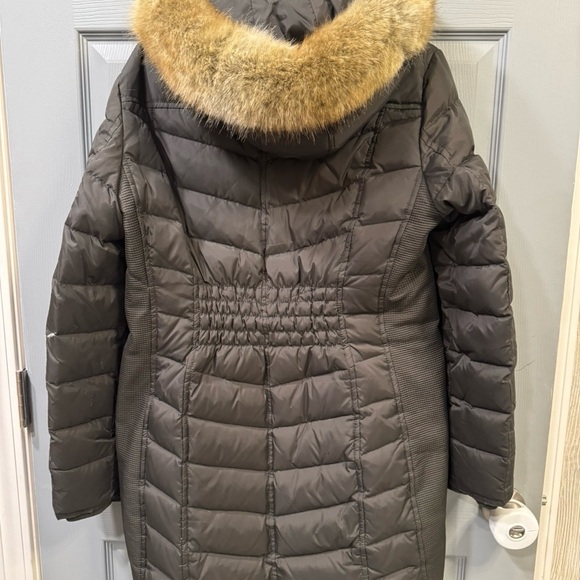 Michael Kors Army Green Puffer Coat with Fur Trim- Excellent Condition - Picture 2 of 5